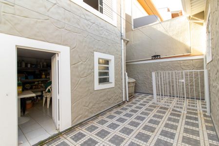 Casa de condomínio à venda com 208m², 4 quartos e 2 vagas Casa de condomínio à venda com 208m², 4 quartos e 2 vagasQuintal