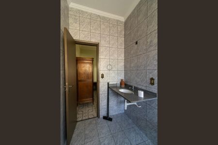 Casa de condomínio à venda com 208m², 4 quartos e 2 vagas Casa de condomínio à venda com 208m², 4 quartos e 2 vagasBanheiro do Quarto 1