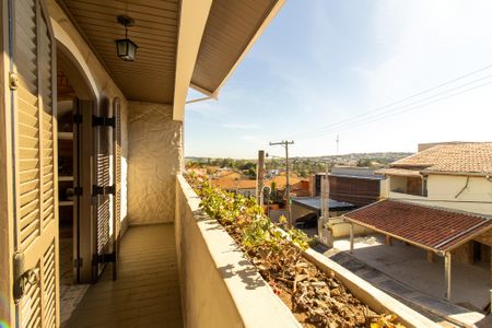 Casa de condomínio à venda com 208m², 4 quartos e 2 vagas Casa de condomínio à venda com 208m², 4 quartos e 2 vagasVaranda do quarto 1