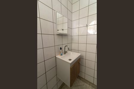 Casa de condomínio à venda com 208m², 4 quartos e 2 vagas Casa de condomínio à venda com 208m², 4 quartos e 2 vagasLavabo