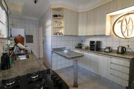 Casa de condomínio à venda com 208m², 4 quartos e 2 vagas Casa de condomínio à venda com 208m², 4 quartos e 2 vagasCozinha