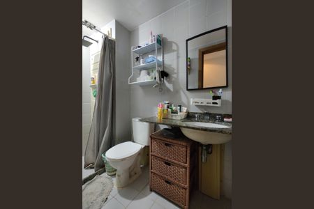 Apartamento à venda com 72m², 2 quartos e 2 vagasBanheiro Social