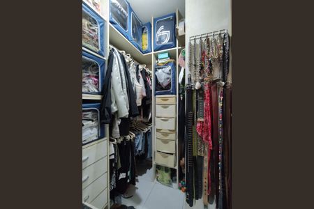 Apartamento à venda com 72m², 2 quartos e 2 vagasCloset da suíte 