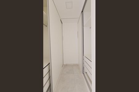Apartamento para alugar com 202m², 3 quartos e 4 vagas Apartamento para alugar com 202m², 3 quartos e 4 vagasCloset