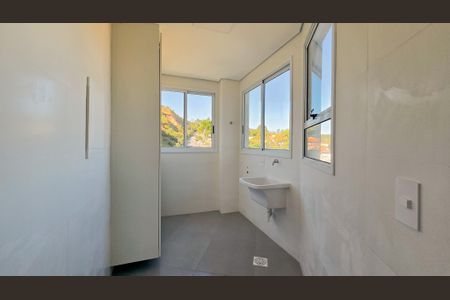 Apartamento para alugar com 202m², 3 quartos e 4 vagas Apartamento para alugar com 202m², 3 quartos e 4 vagasÁrea de Serviço