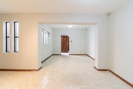 Casa à venda com 370m², 4 quartos e 8 vagas Casa à venda com 370m², 4 quartos e 8 vagasSala de Tv