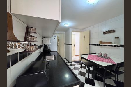 Apartamento à venda com 90m², 3 quartos e 2 vagasCozinha e Área de Serviço