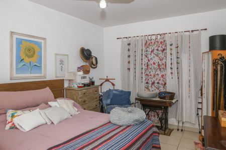 Casa à venda com 260m², 3 quartos e 3 vagas Casa à venda com 260m², 3 quartos e 3 vagasSuíte