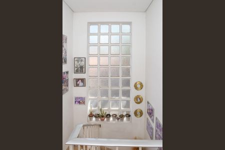 Casa à venda com 260m², 3 quartos e 3 vagas Casa à venda com 260m², 3 quartos e 3 vagasEscada