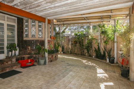 Casa à venda com 260m², 3 quartos e 3 vagas Casa à venda com 260m², 3 quartos e 3 vagasÁrea comum