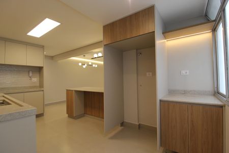 Apartamento à venda com 81m², 2 quartos e sem vagaCozinha e Área de Serviço