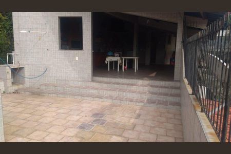 Casa à venda com 300m², 8 quartos e 2 vagas