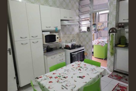 Casa de condomínio à venda com 143m², 3 quartos e 2 vagas