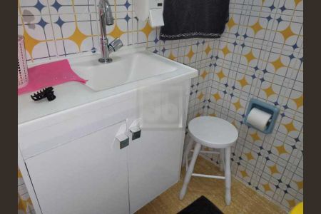 Casa de condomínio à venda com 143m², 3 quartos e 2 vagas