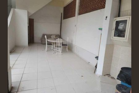Casa de condomínio à venda com 143m², 3 quartos e 2 vagas