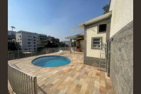 Casa à venda com 248m², 3 quartos e 2 vagas