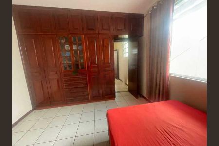 Casa à venda com 248m², 3 quartos e 2 vagas