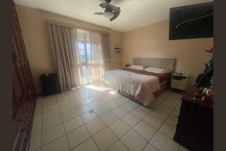 Casa à venda com 248m², 3 quartos e 2 vagas