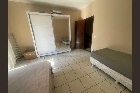 Casa à venda com 248m², 3 quartos e 2 vagas