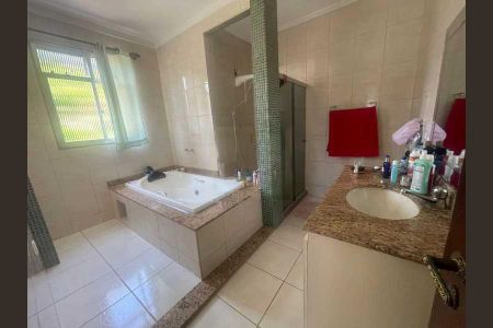 Casa à venda com 248m², 3 quartos e 2 vagas