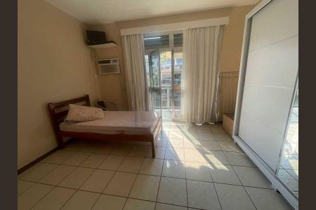 Casa à venda com 248m², 3 quartos e 2 vagas