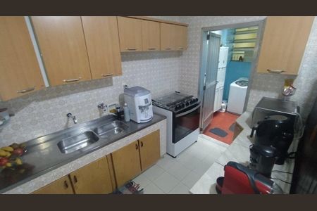 Casa à venda com 314m², 4 quartos e 3 vagas