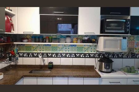 Casa à venda com 179m², 4 quartos e 1 vaga