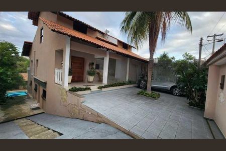 Casa à venda com 367m², 4 quartos e 4 vagas