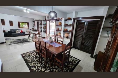 Casa à venda com 367m², 4 quartos e 4 vagas