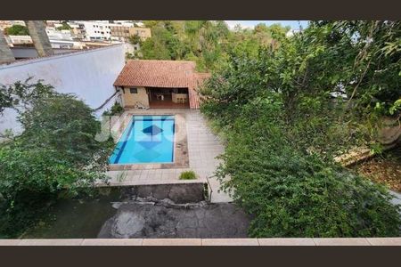 Casa à venda com 367m², 4 quartos e 4 vagas