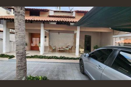 Casa à venda com 367m², 4 quartos e 4 vagas