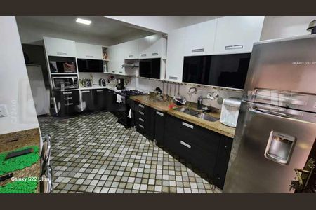 Casa à venda com 367m², 4 quartos e 4 vagas