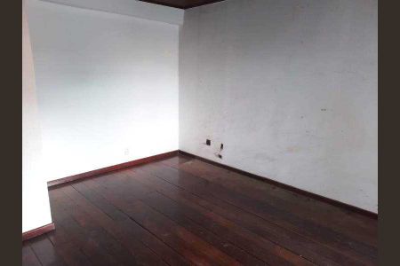 Casa à venda com 270m², 5 quartos e 1 vaga