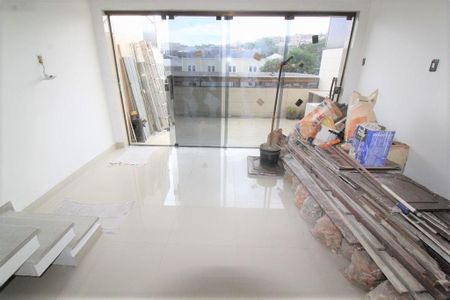 Casa de condomínio à venda com 68m², 2 quartos e 1 vaga