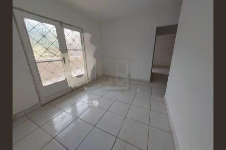 Casa à venda com 65m², 2 quartos e sem vaga