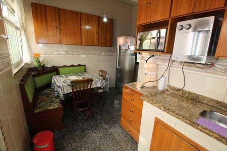 Casa à venda com 100m², 3 quartos e 4 vagas