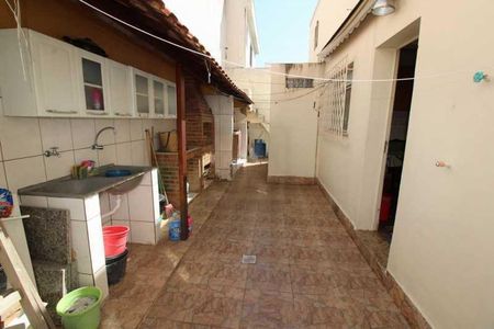 Casa à venda com 100m², 3 quartos e 4 vagas