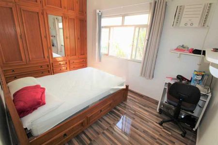 Casa à venda com 100m², 3 quartos e 4 vagas