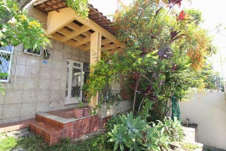 Casa à venda com 100m², 3 quartos e 4 vagas