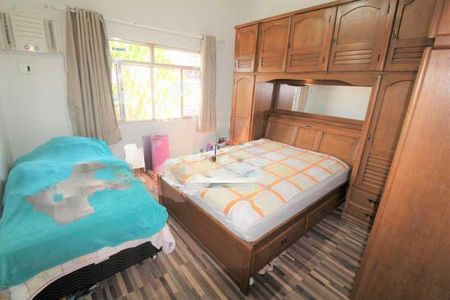 Casa à venda com 100m², 3 quartos e 4 vagas