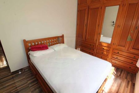 Casa à venda com 100m², 3 quartos e 4 vagas