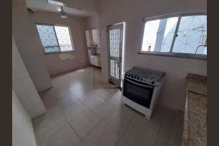 Casa à venda com 197m², 3 quartos e 1 vaga