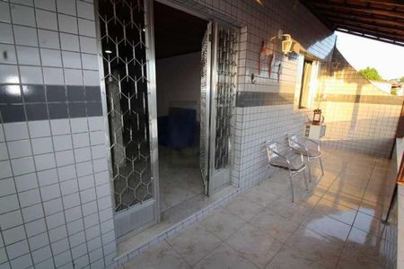Casa à venda com 258m², 4 quartos e 4 vagas