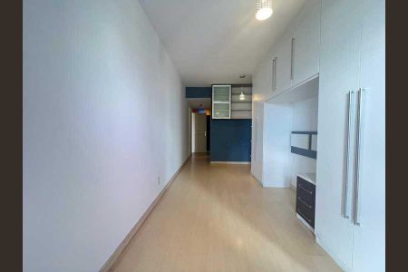 Casa à venda com 217m², 3 quartos e 4 vagas