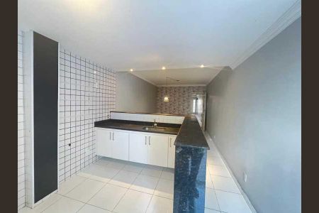 Casa à venda com 217m², 3 quartos e 4 vagas