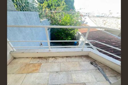 Casa à venda com 217m², 3 quartos e 4 vagas