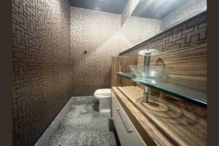 Casa à venda com 217m², 3 quartos e 4 vagas