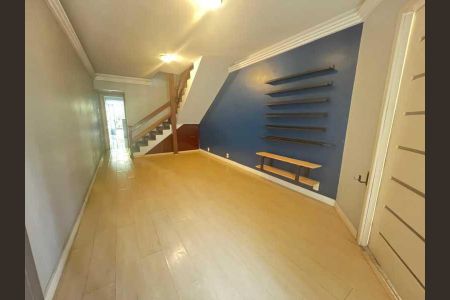 Casa à venda com 217m², 3 quartos e 4 vagas