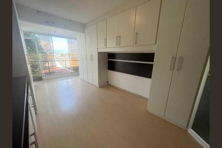 Casa à venda com 217m², 3 quartos e 4 vagas