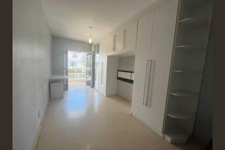 Casa à venda com 217m², 3 quartos e 4 vagas